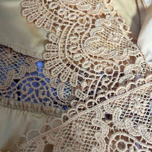 Love Tree Women's Sleeveless Crochet Open Back Yellow Romper Size S NWT - Picture 10 of 13